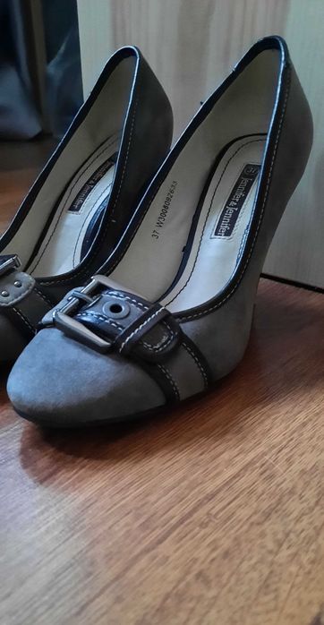 Buty na obcasie CCC tanio