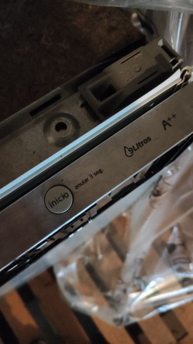 Máquina de lavar loiça Balay sem tabuleiros