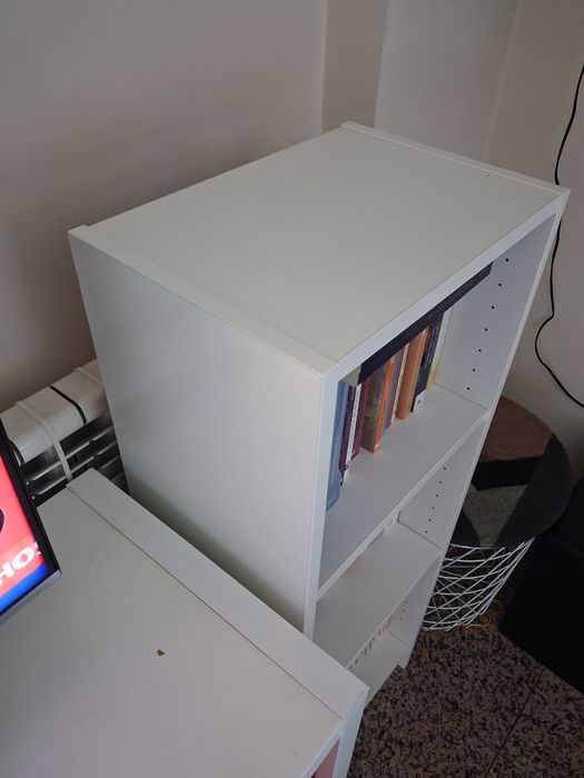 Vendo estante branca usada