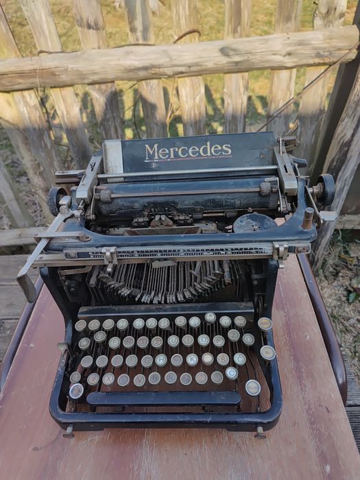 Stara maszyna mercedes