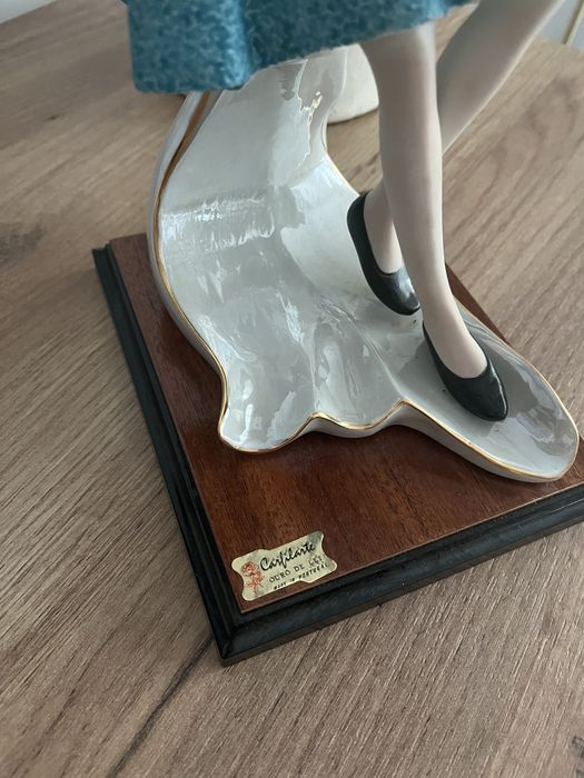 Estatueta porcelana nova azul