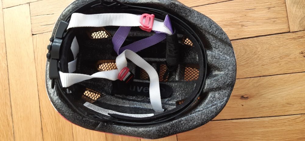 Kask dziewczęcy Uvex 46-52cm idealny