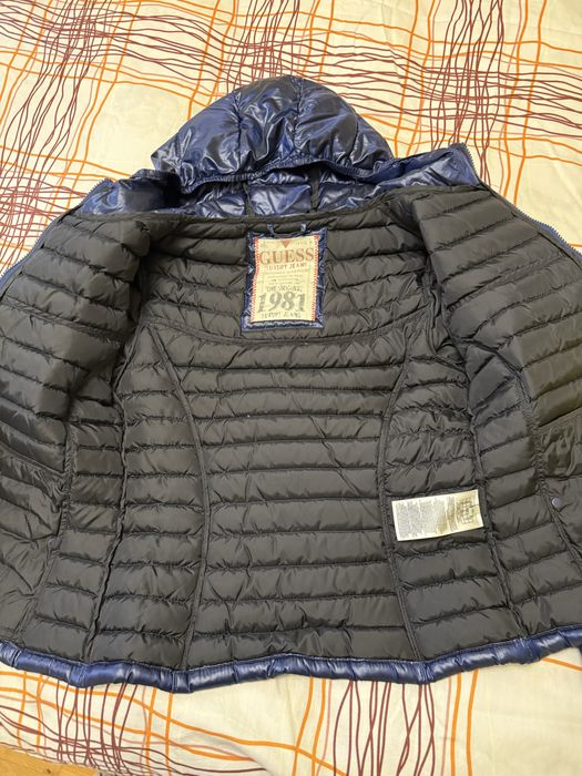 Жіноча куртка Guess розмір S