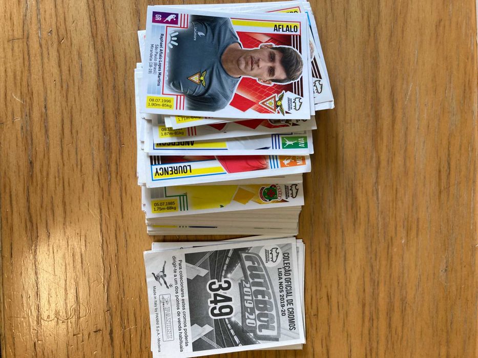 Cromos futebol da Liga NOS 2018/2019 e 2019/2020