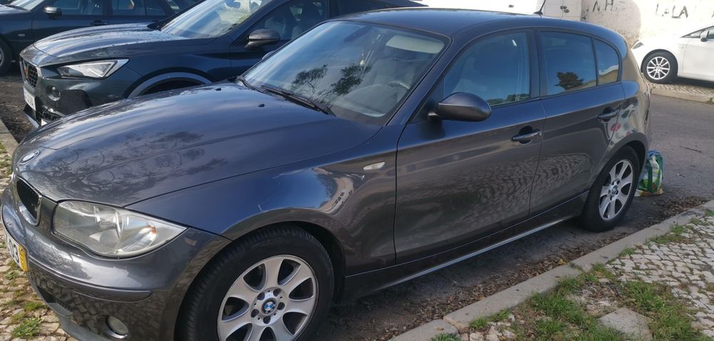 Bmw 118d cinza metalizado