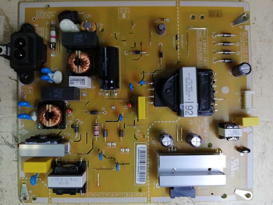 Várias fontes de alimentação tv