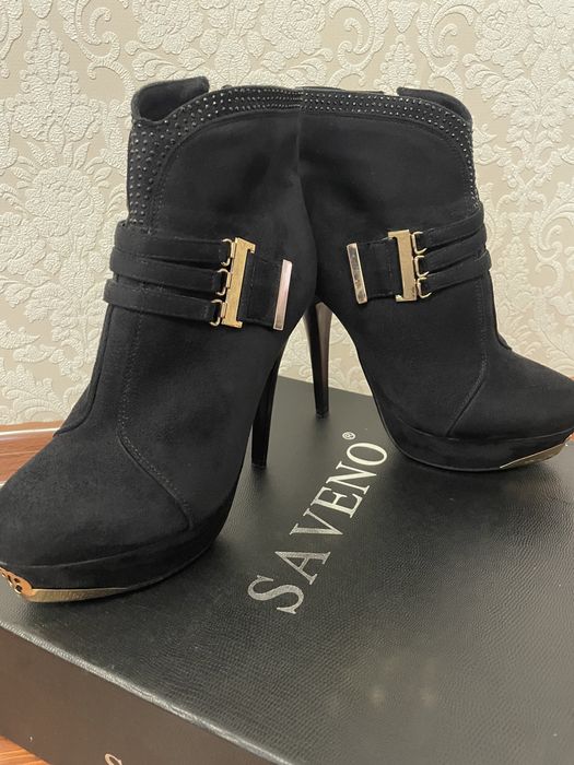 Жіноче взуття