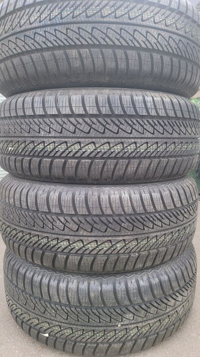 255 60 18 Goodyear UltraGrip 8 Performance
