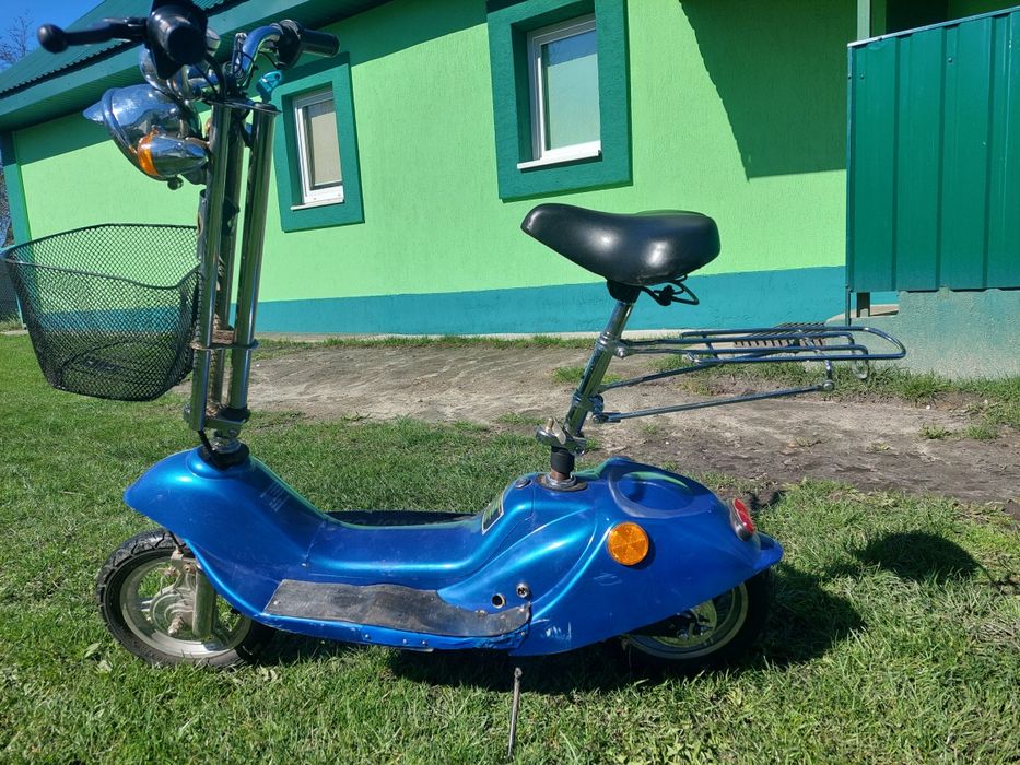 Електросамокат з сидінням