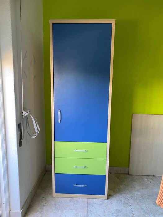 Mobília de solteiro