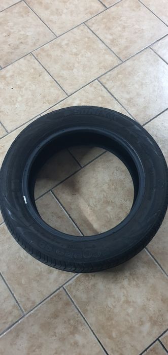Vendo Pneu semi novo
