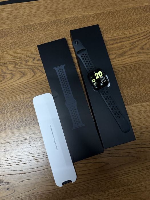Apple Watch series 7 45 mm - Nike!