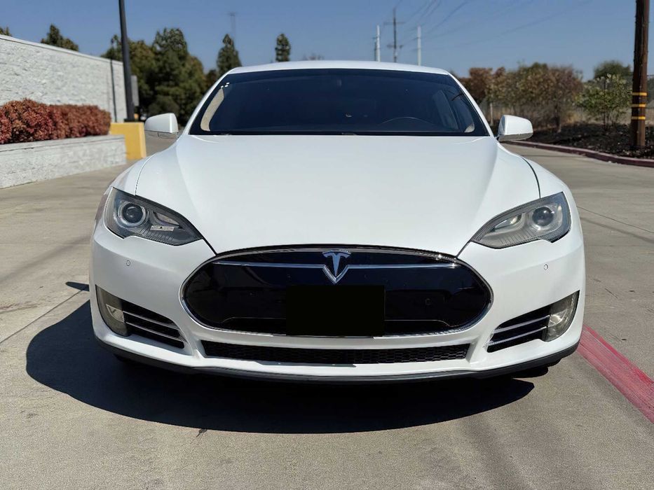 Tesla Model S 85      2013
