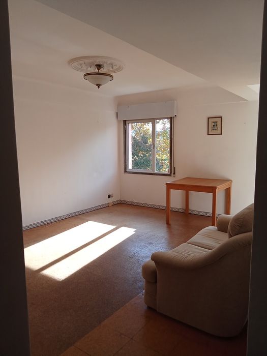 T2 em Carnide junto ao metro