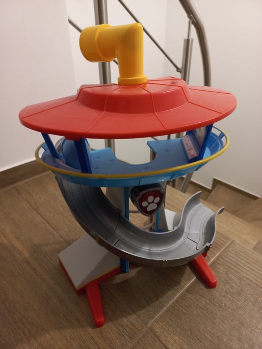 Baza Psi Patrol , patrol paw