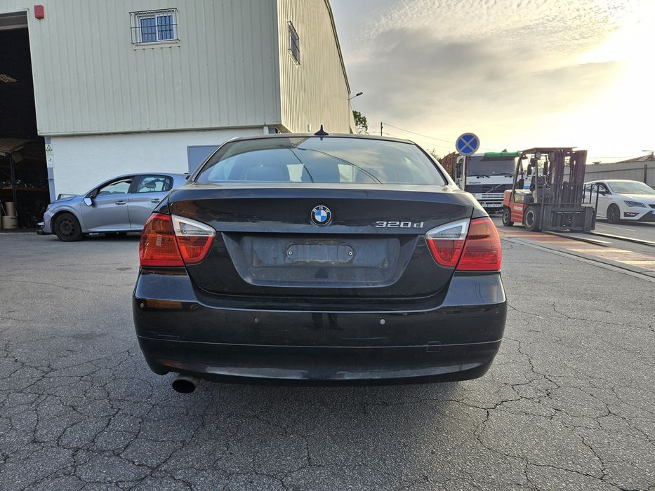 BMW Série 3 E90 320d de 2006 para peças