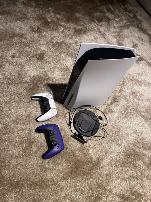Konsola playstation 5 z napędem +2pady
