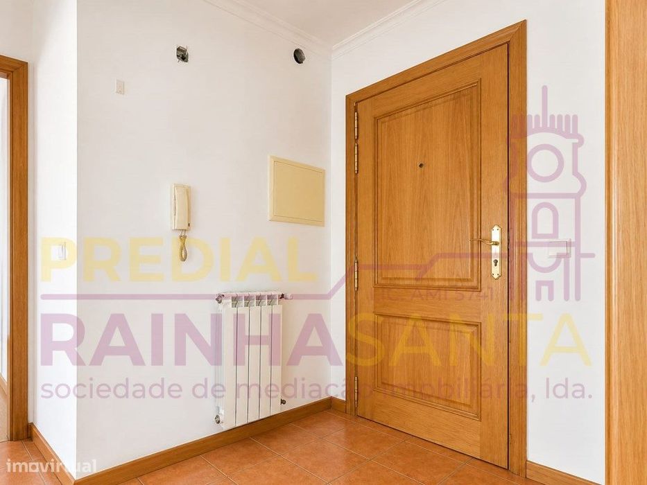 Apartamento T2 com Garagem em Box - S. Martinho do Bispo, Coimbra