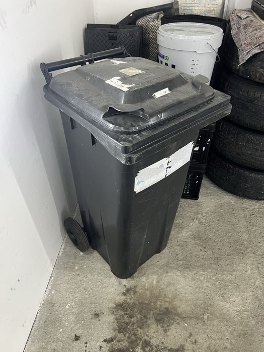 Pojemnik na odpady 120L czarny