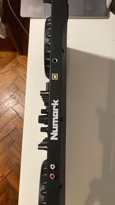 Numark Mixtrack Pro FX