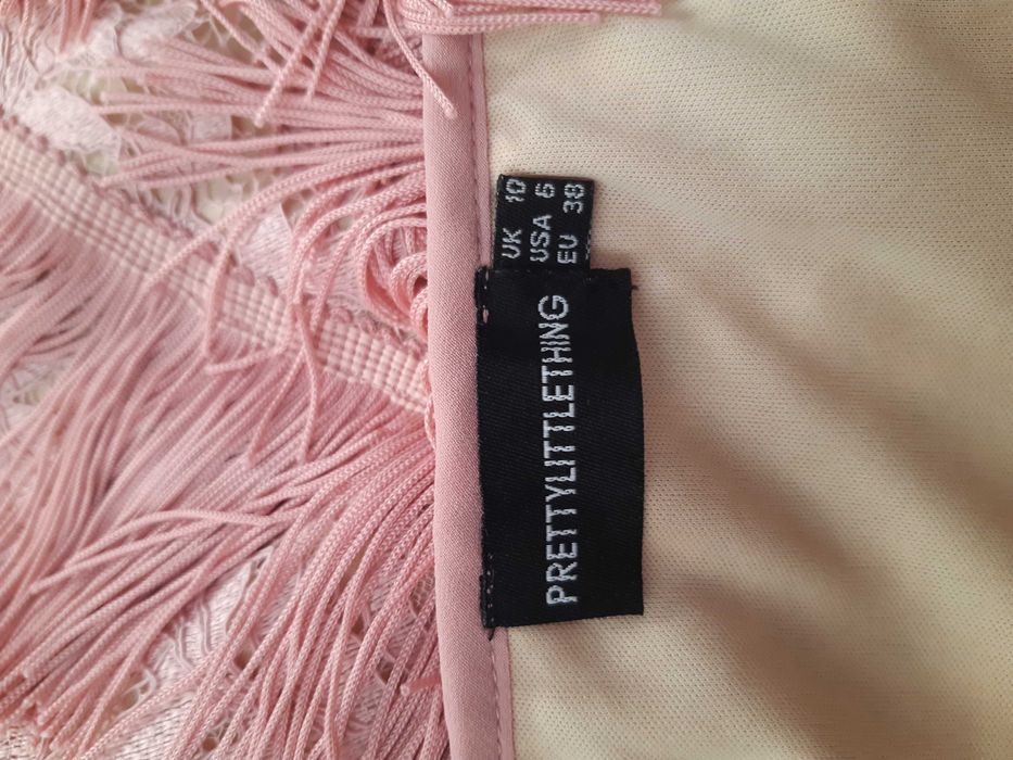 Секси платье мини из гипюра с бахромой для танцев prettylittlething