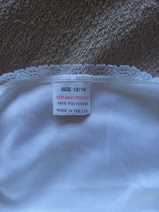 Жіноча нічна сорочка (пеньюар)