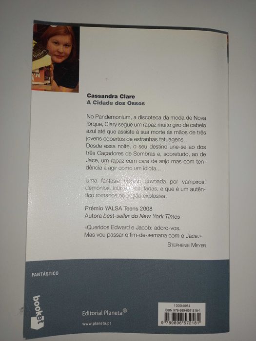 Vendo o livro de bolso "Cidade dos Ossos" de Cassandra Clare