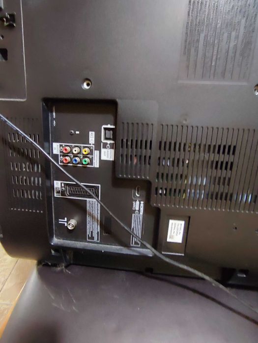telewizior 32"panasonic TX-L32C, na części