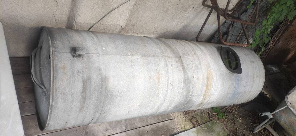 Beczka stalowa ocynk około 400l ze stojakiem