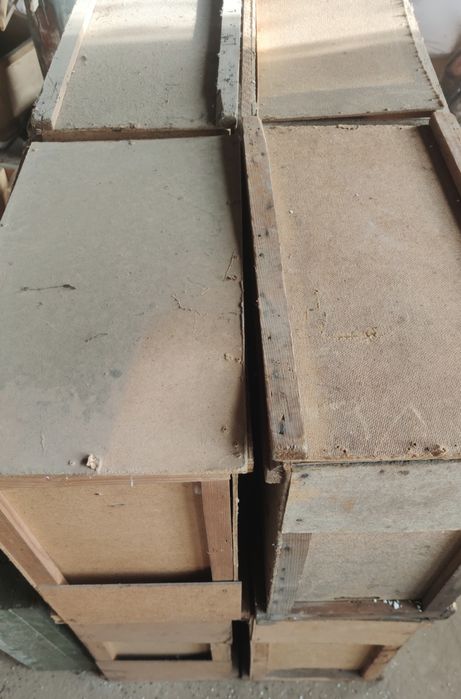 Пчеловодческий инвентарь , остатки от пасеки