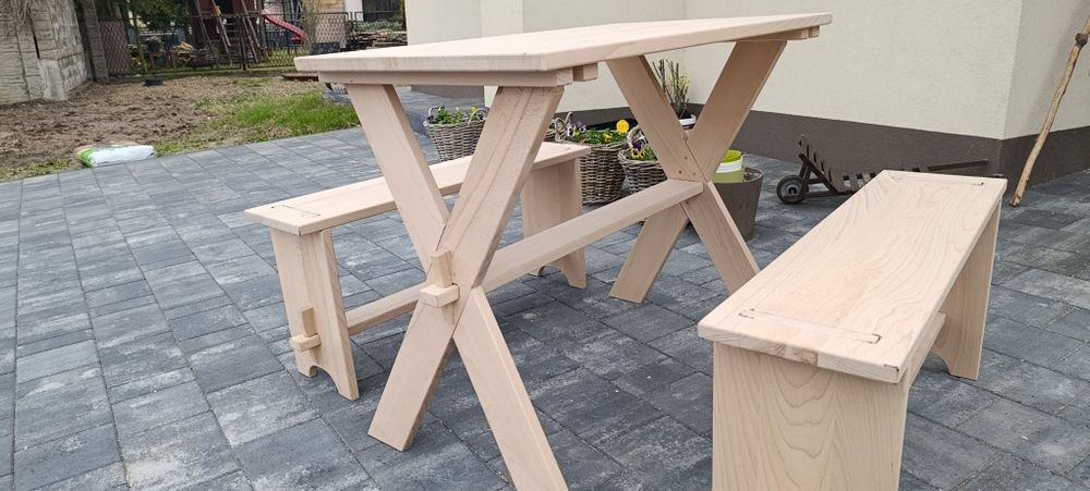Stół i ławy ogrodowe składane