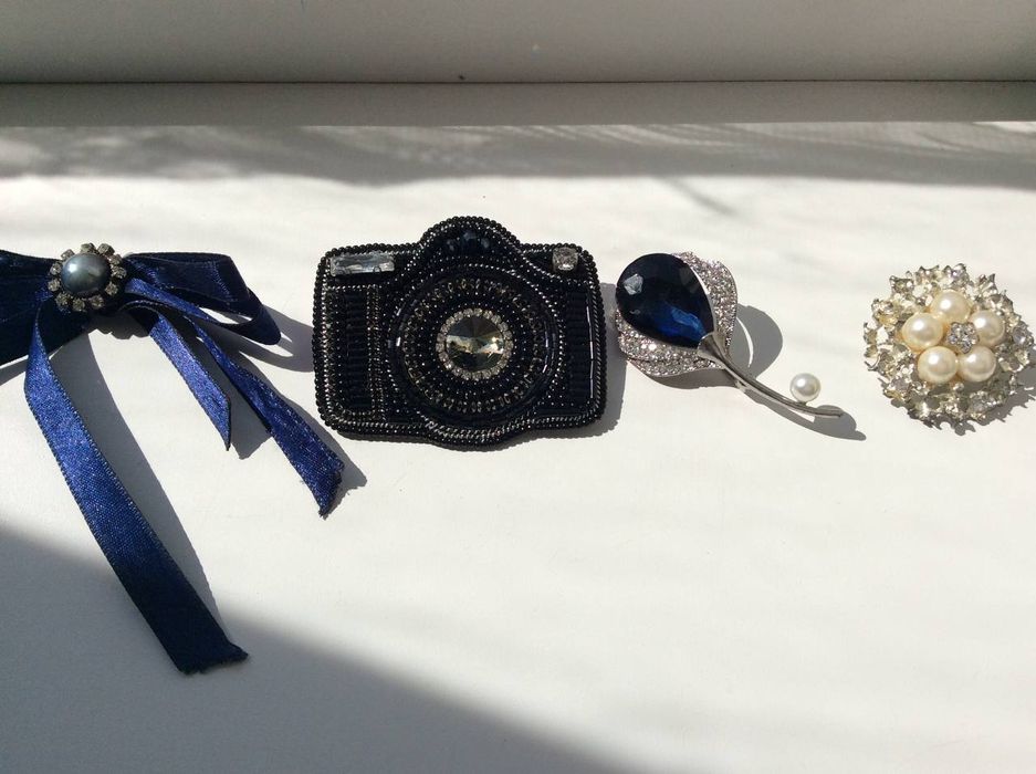 Брошки  жіночі біжутерія
