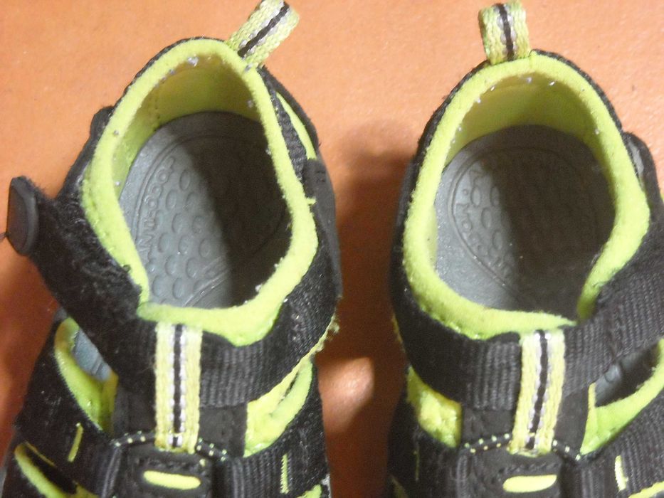 Sandálias Keen e tenis zara nº23