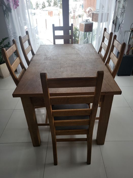 Sprzedam stół dębowy z 6 krzesłami