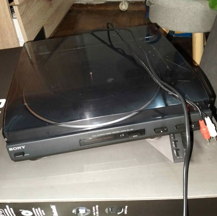 Gira-discos e colunas Sony