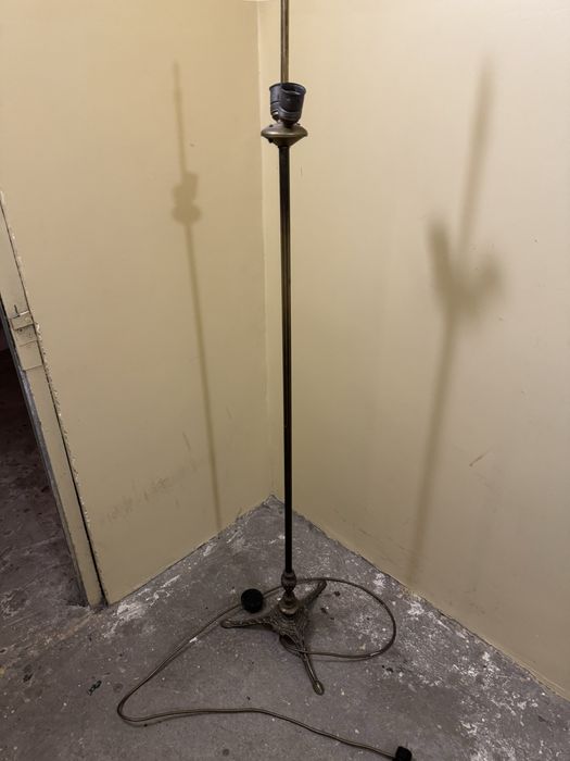 Stara lampa mosiężna