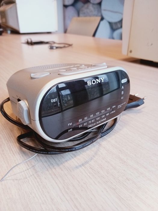 Радиоприёмник FM GRUNDIG и SONY с функцией часов, таймера, будильника