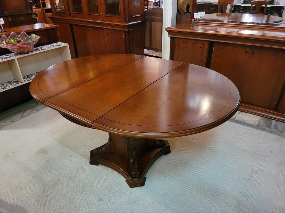 Mesa de sala redonda em madeira - Só a mesa as cadeiras são à parte