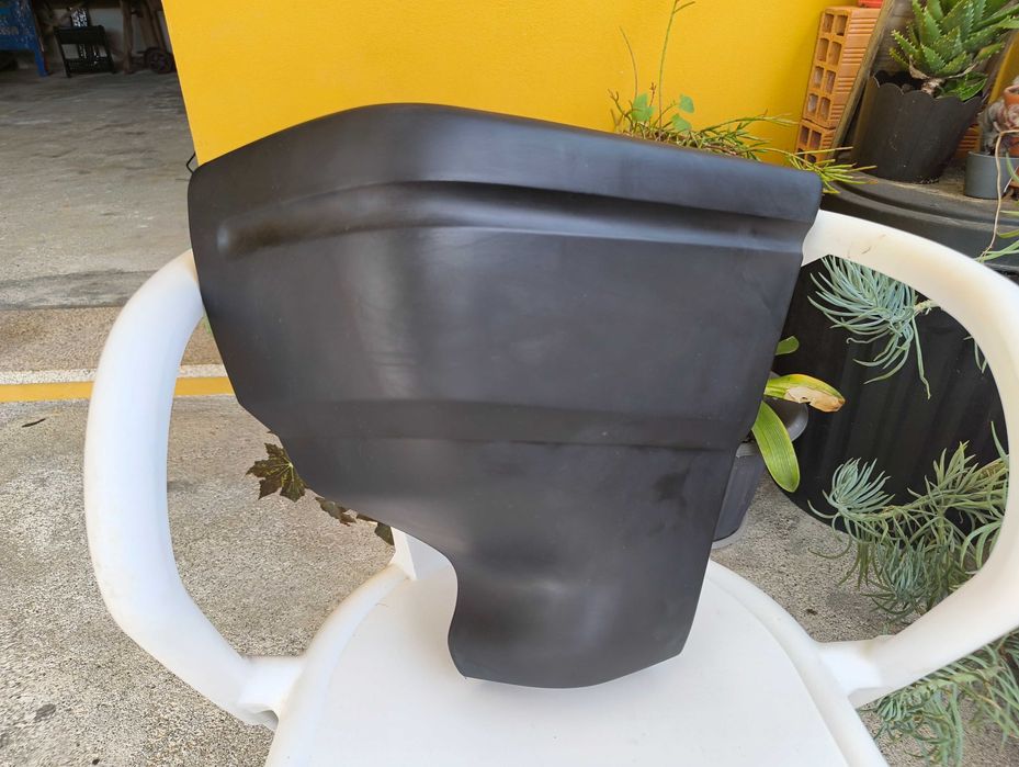 Canto / Ponteira Para-Choques Traseiro Direito Land Rover Discovery 3 / 4 (LR013411) NOVO