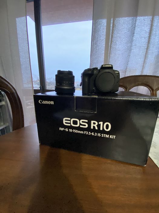 Canon EOS R10 (Corpo) + Lente Canon RF-S 10-18mm | Ótimo Estado