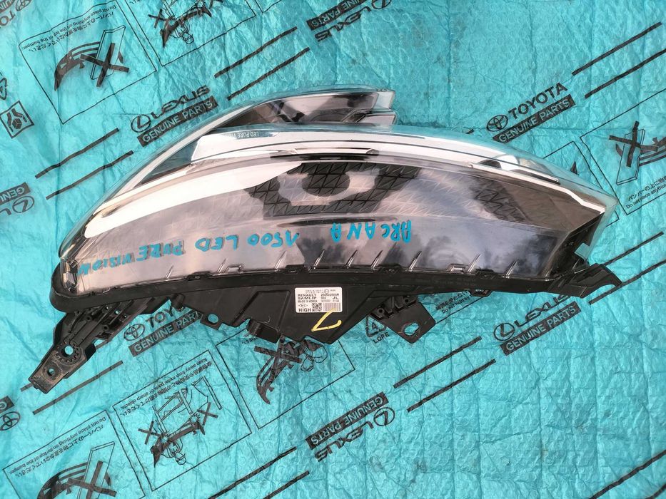 Renault Megane 4 IV lift lampa lewa LED Pure Vision