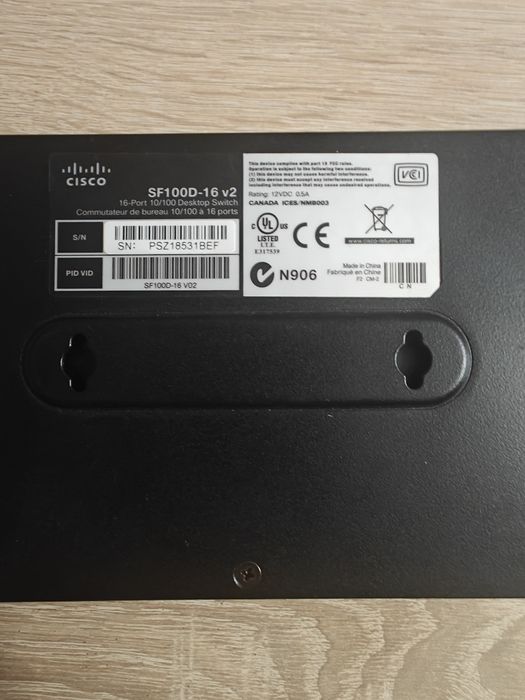 Switch Cisco SF100D-16 v2 16 portów
