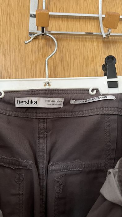 Calça Cargo castanha BERSHKA 36