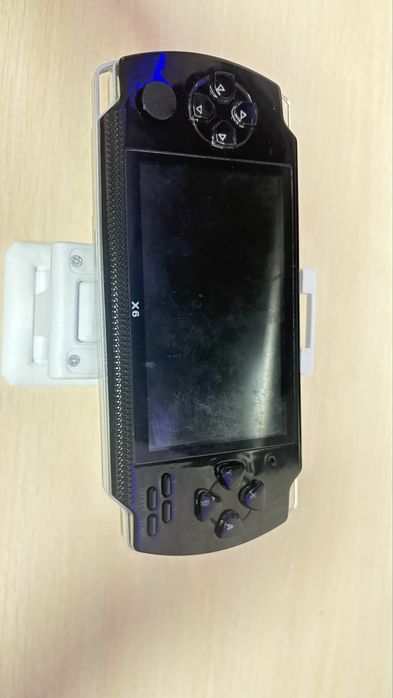 Продам консоль игровю полностю робочея