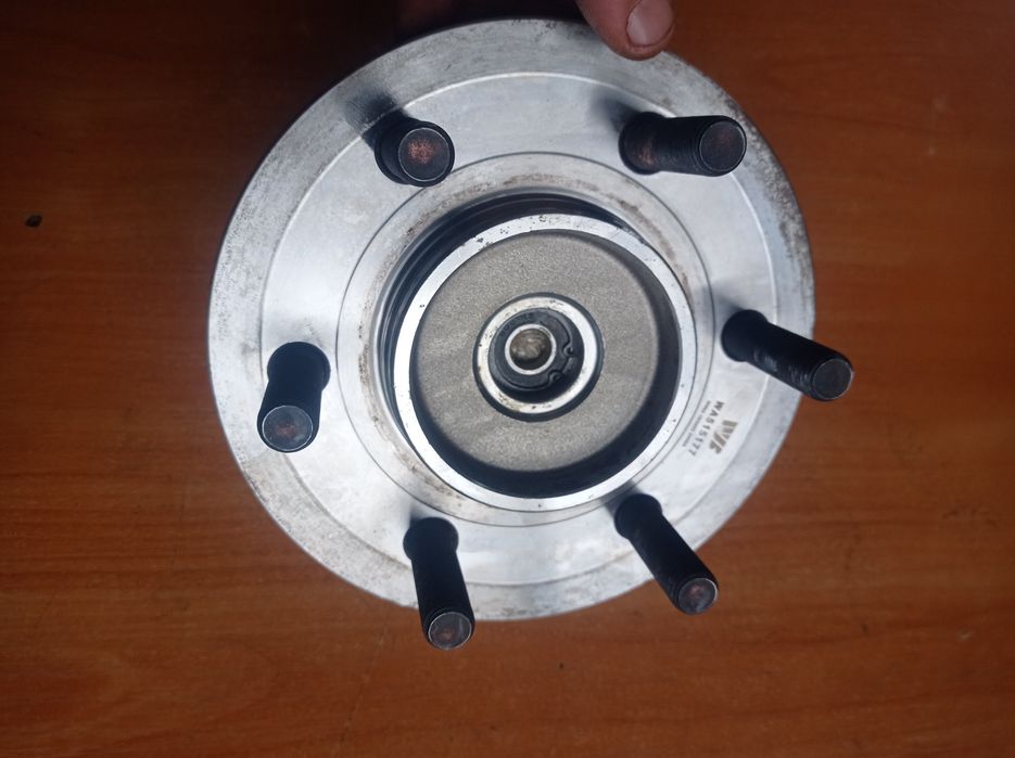 Ступиця передня права/ліва Форд Ф150 Ford F150 F 150 2015-2020