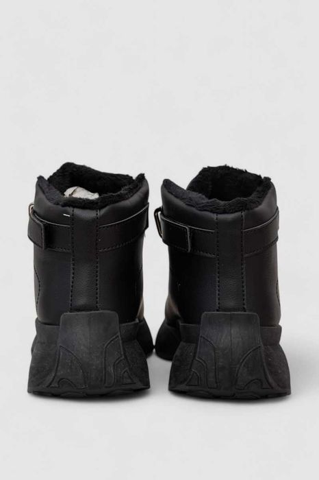 Жіночі зимові кросівки на хутрі. Теплі високі черевики