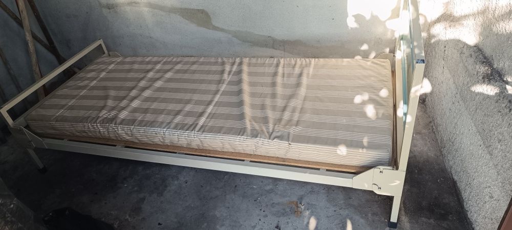 Cama individual ferro