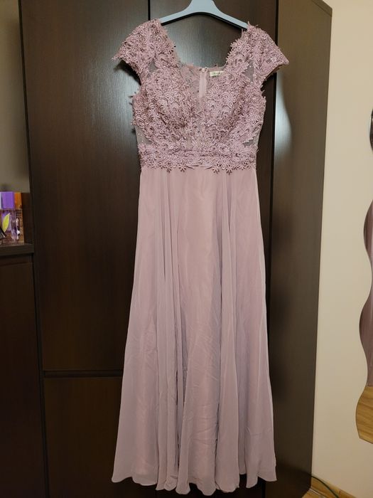 Elegancka długą suknia