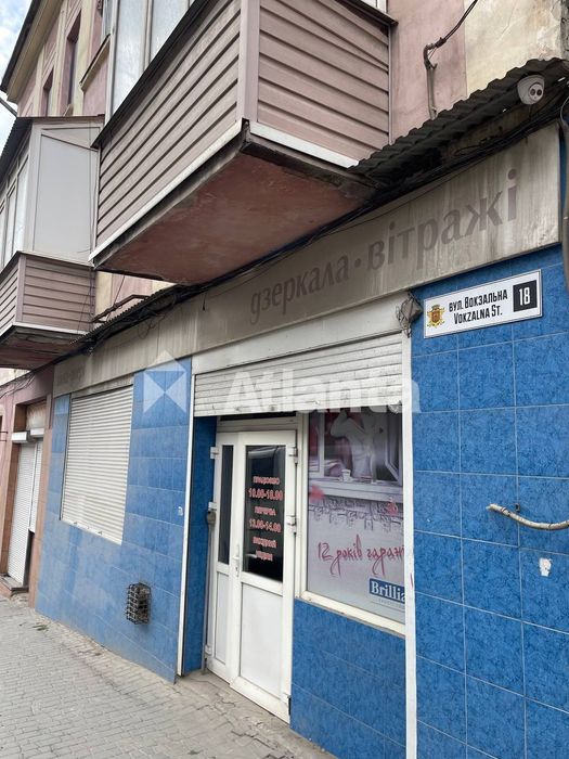 Фасадне приміщення перетин Головної та Сагайдачного