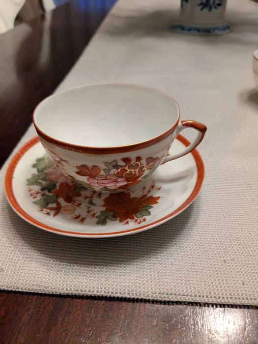 Chávenas e pires da vista alegre